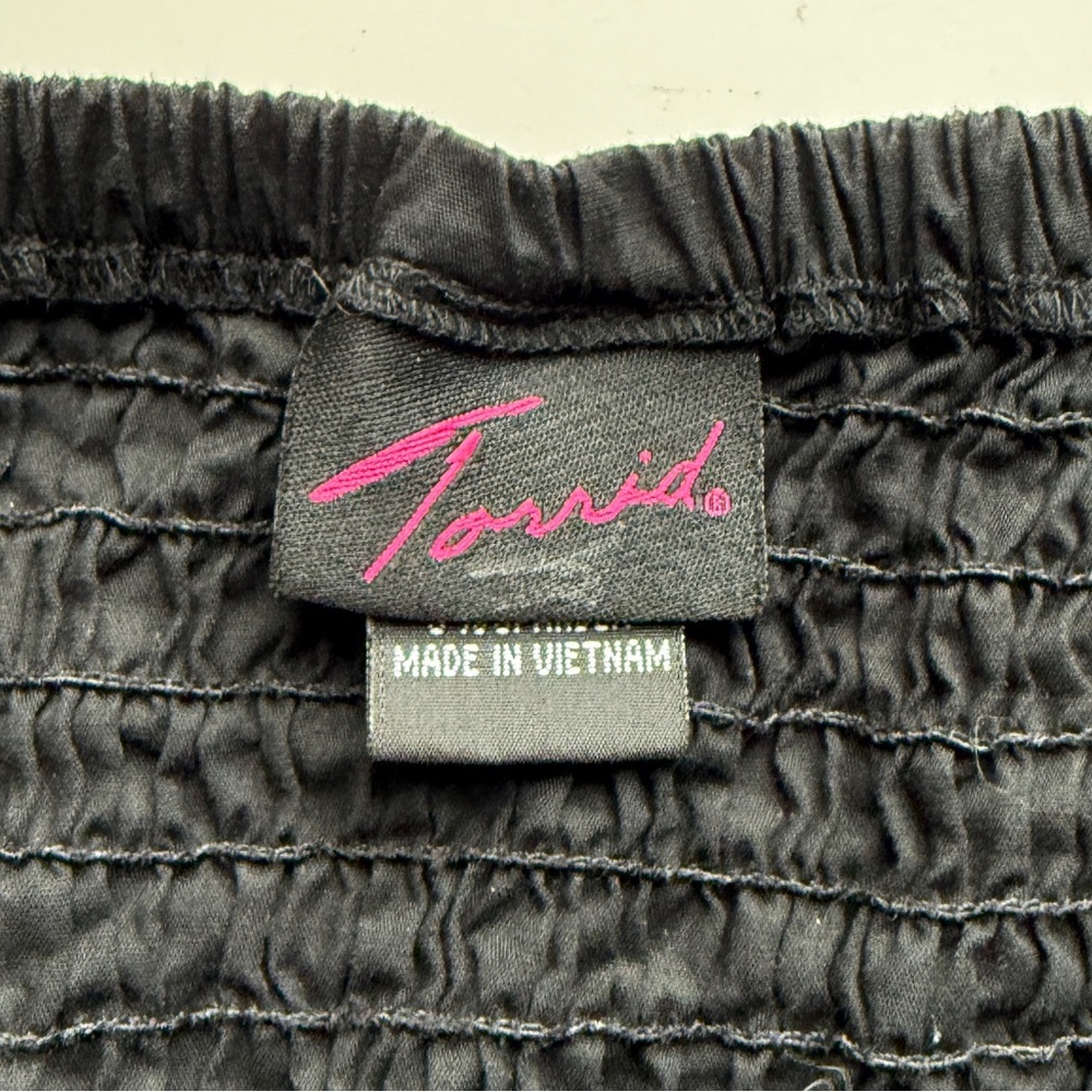 Torrid Pinup Black Ruffled Halter Top Rockabilly Button Down Plus Size 3 Smock - Picture 3 of 5